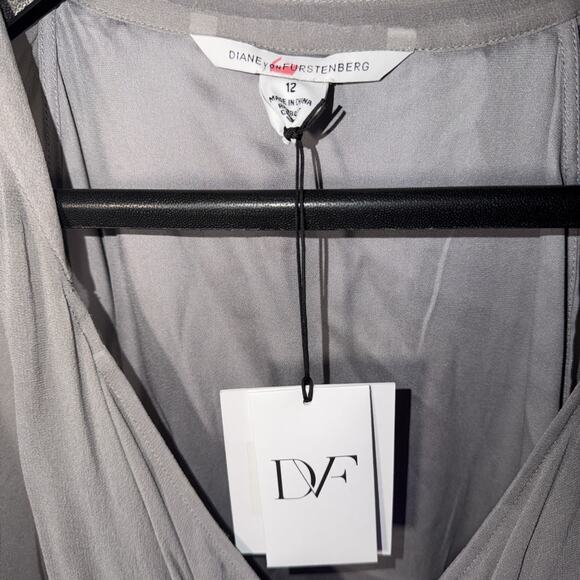 DVF Diane Von Furstenberg Fleurette Silk Dress 12 NWT Silk Gray Chiffon - Picture 2 of 8